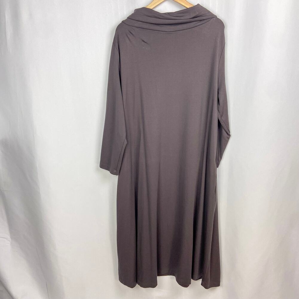 Elegant Taupe Long-Sleeve Midi Dress with Cowl Neck - Picture 8 of 12